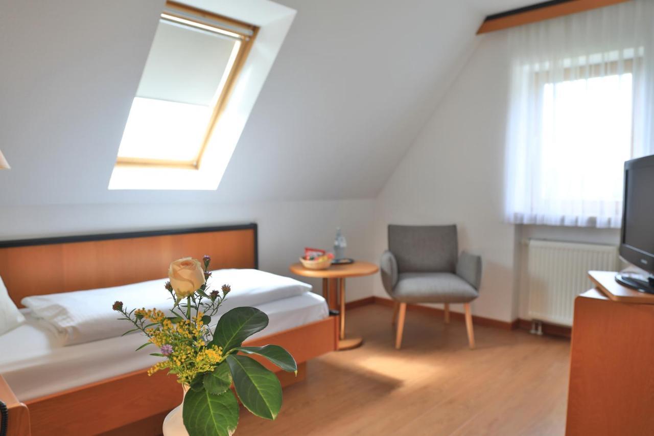 Landidyll Hotel Zum Alten Schloss Kirchensittenbach Екстер'єр фото