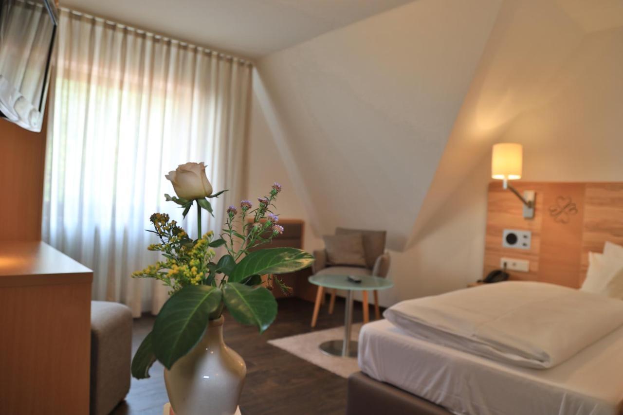 Landidyll Hotel Zum Alten Schloss Kirchensittenbach Екстер'єр фото