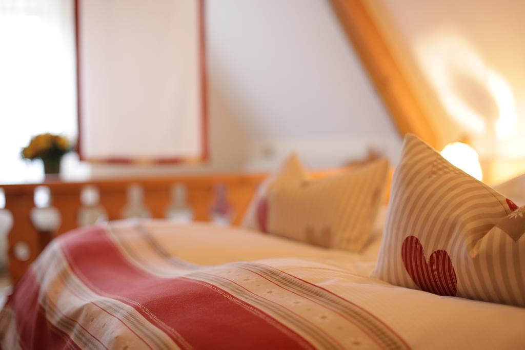 Landidyll Hotel Zum Alten Schloss Kirchensittenbach Екстер'єр фото